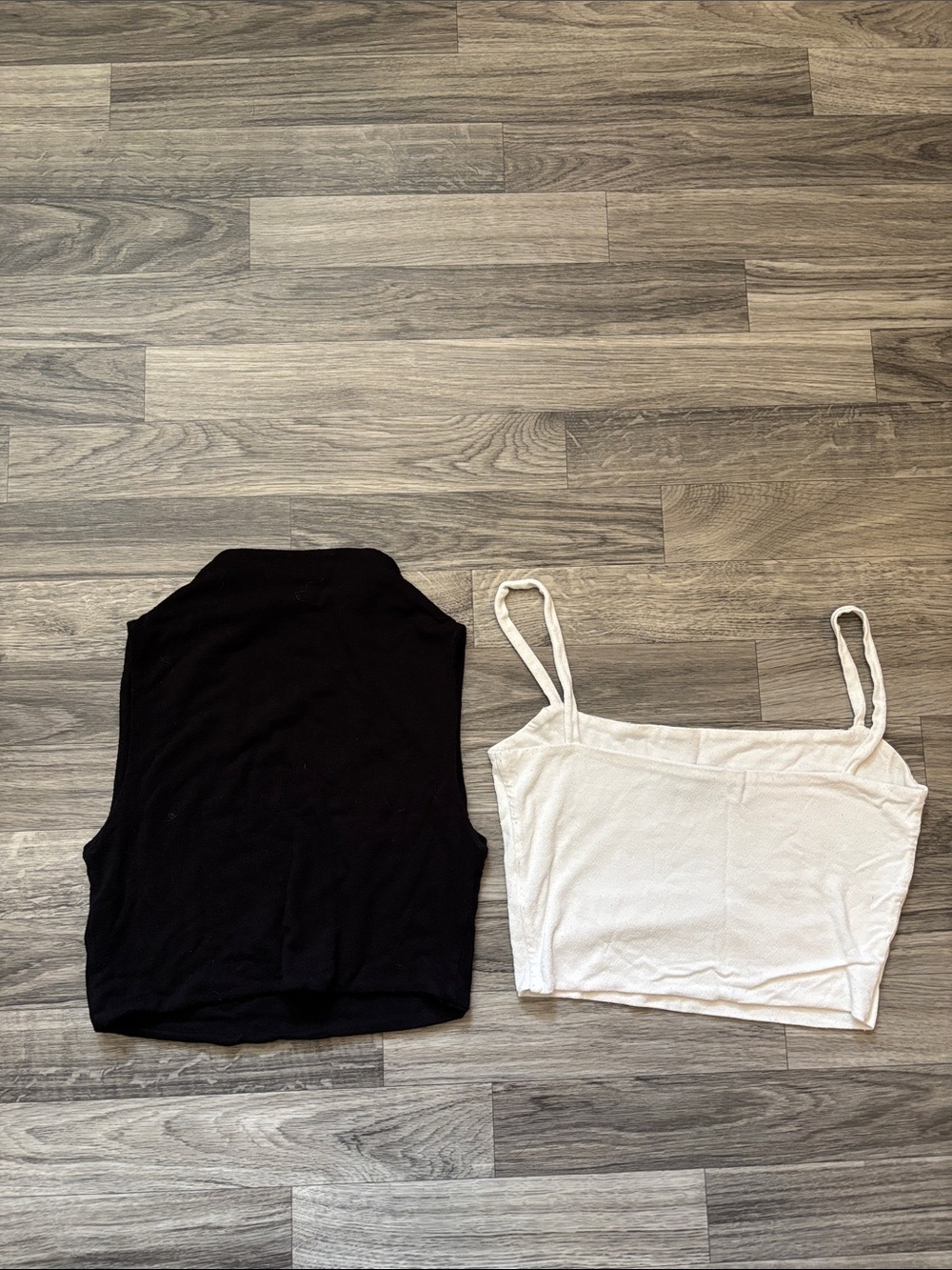 Naked wardrobe basics - Picture 6 of 6